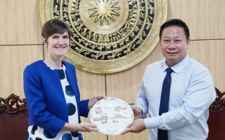 Tổng lãnh sự Vương quốc Anh tại TP. Hồ Chí Minh đến thăm, chào xã giao lãnh đạo UBND tỉnh