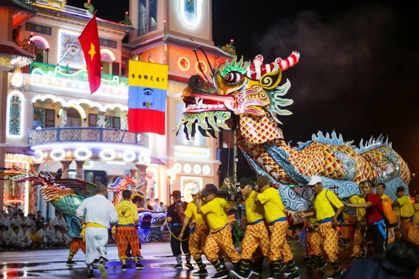 Tháng Giêng, tháng Tám thì về Tây Ninh