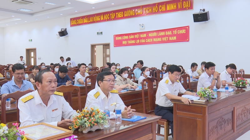 Hoà Thành: Triển khai chính sách thuế mới và tuyên dương 2 cá nhân