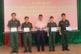 BCH Quân sự thành phố Tây Ninh: Tổ chức gặp mặt, biểu dương khen thưởng tập thể, cá nhân có thành tích cao trong hội thi, hội thao