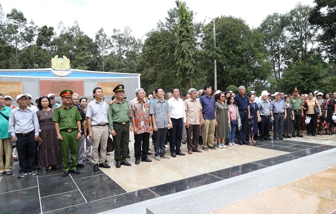 Đoàn cựu học viên D6AN về nguồn tại Khu di tích lịch sử Ban An ninh Trung ương Cục miền Nam