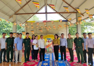 Lãnh đạo tỉnh, huyện: Chúc mừng Lễ Sen Dolta của đồng bào Khmer