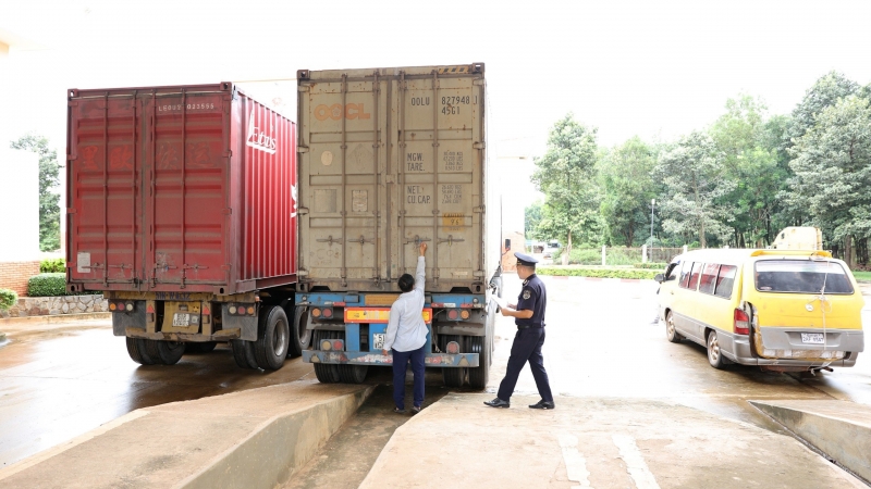 Cửa khẩu quốc tế Xa Mát: Bất cập khi kiểm tra, giám sát, sang tải hàng hoá tại khu vực chức năng cửa khẩu