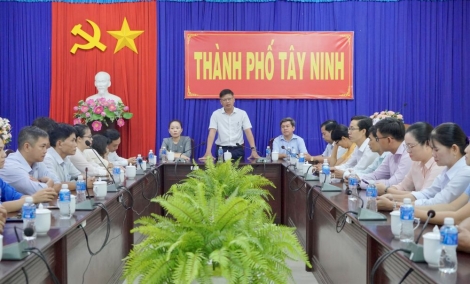 Lãnh đạo Thành phố chúc mừng các ngành nhân kỷ niệm ngày truyền thống