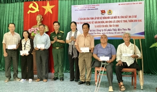 Đảng uỷ khối Các cơ quan Trung ương tại TP Hồ Chí Minh: Tặng công trình máy lọc nước tại huyện Tân Biên