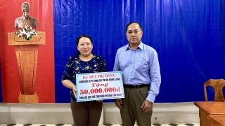Tân Biên: Công ty TNHH SX TM DV Đông Long hỗ trợ 100.000.000 đồng cho công tác an sinh xã hội