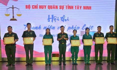 Bộ CHQS tỉnh: Hội thi Thanh niên với Pháp luật