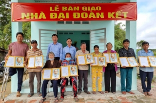 Châu Thành: Trao tặng 35 căn nhà đại đoàn kết