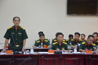 Trung tướng Trần Hoài Trung- Chính ủy Quân khu 7: Kiểm tra nhiệm vụ quân sự - quốc phòng tại Bộ CHQS tỉnh
