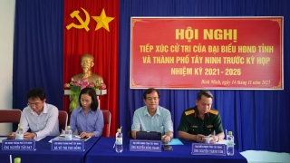 Trưởng Ban Nội chính Tỉnh uỷ Nguyễn Hồng Thanh tiếp xúc cử tri xã Bình Minh