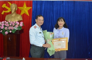 Phó Chủ tịch Thường trực HĐND tỉnh nhận Kỷ niệm chương "Vì sự nghiệp Thanh tra"