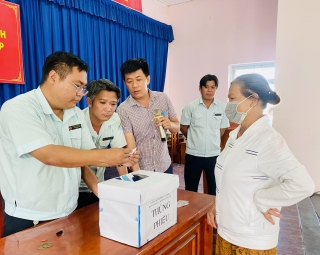 Thành phố Tây Ninh: Tổ chức bốc thăm chọn vị trí lô tại Chợ hoa Xuân 2024