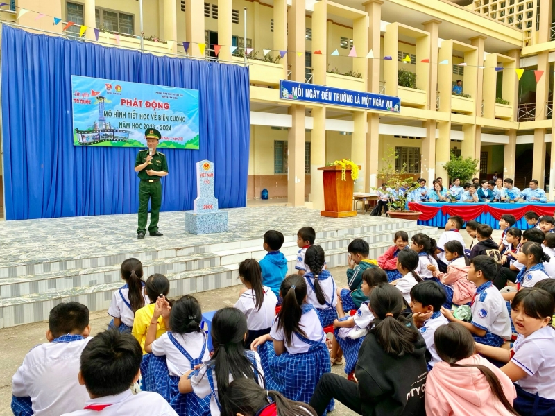 Tân Biên: Phát động mô hình tiết học biên cương