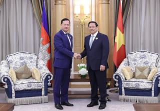 Thủ tướng Campuchia thăm Việt Nam: 'Làn gió mới' cho quan hệ song phương