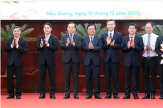 Phó Thủ tướng Trần Lưu Quang dự lễ công bố Quy hoạch tỉnh Hậu Giang