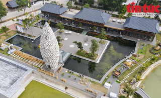 Độc đáo Tháp Thần Nông ghép từ 1.012 chiếc cối đá được vinh danh kỷ lục châu Á