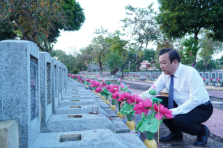 Lãnh đạo tỉnh viếng nghĩa trang liệt sĩ nhân kỷ niệm 79 năm Ngày thành lập Quân đội nhân dân Việt Nam
