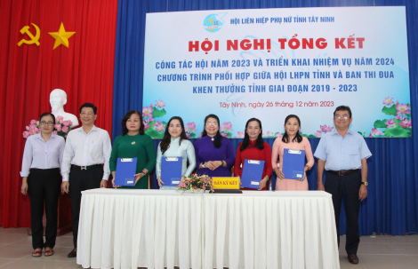 Hội Liên hiệp Phụ nữ và Ban Thi đua – Khen thưởng tỉnh ký kết chương trình phối hợp