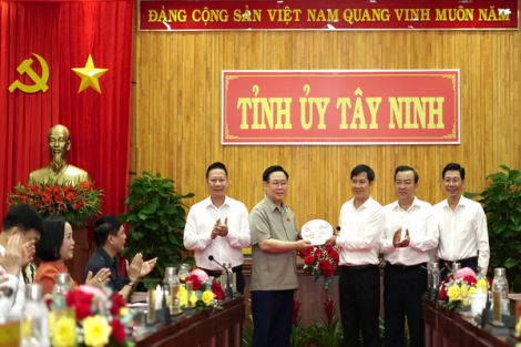 Chủ tịch Quốc hội Vương Đình Huệ: Tây Ninh cần nhận thức rõ hơn về vị trí chiến lược quan trọng là cửa ngõ vùng miền Đông Nam Bộ