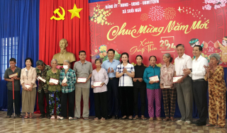 Đoàn công tác của tỉnh Bắc Giang thăm và chúc Tết bà con đồng hương sinh sống tại xã Suối Ngô