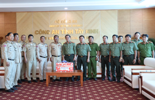 Công an tỉnh Svay Riêng, Tboung khmum và lực lượng Hiến binh tỉnh Svay Riêng thăm và chúc Tết Công an tỉnh Tây Ninh