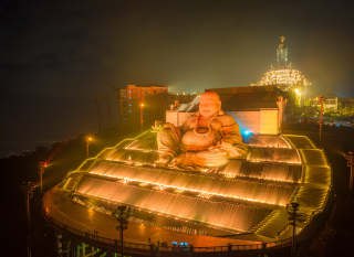 Lễ an vị tôn tượng Bồ tát Di Lặc: Hơn 20.000 ngọn đăng thắp sáng đỉnh núi Bà Đen
