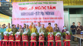 Ban Trị sự Giáo hội Phật giáo Việt Nam huyện Tân Châu: Tổ chức phiên chợ Tết không đồng