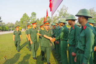Sư đoàn 5: Tiễn quân nhân hoàn thành nghĩa vụ quân sự tại ngũ năm 2024