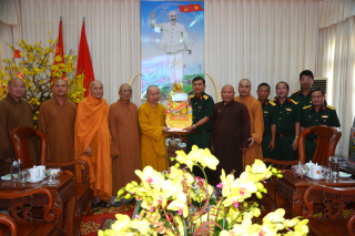 Ban Trị sự Giáo hội Phật giáo Việt Nam tỉnh: Chúc tết Bộ CHQS tỉnh Tây Ninh