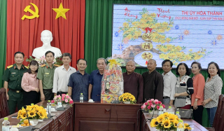 Ban Trị sự Giáo hội Phật giáo Việt Nam tỉnh: Thăm, chúc tết lãnh đạo thị xã Hoà Thành