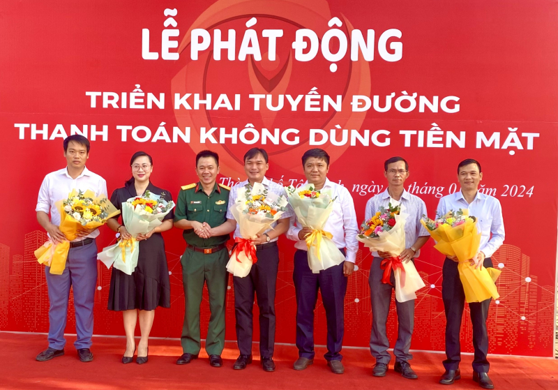 TP. Tây Ninh: Phát động triển khai tuyến đường thanh toán không dùng tiền mặt