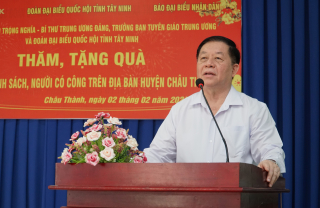 Ông Nguyễn Trọng Nghĩa- Trưởng Ban Tuyên giáo Trung ương: Tặng quà tết ở Tây Ninh