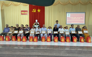 Phường Long Hoa (thị xã Hoà Thành): Có 248 người cao tuổi được Trung ương Hội Người cao tuổi Việt Nam tặng thiếp mừng thọ