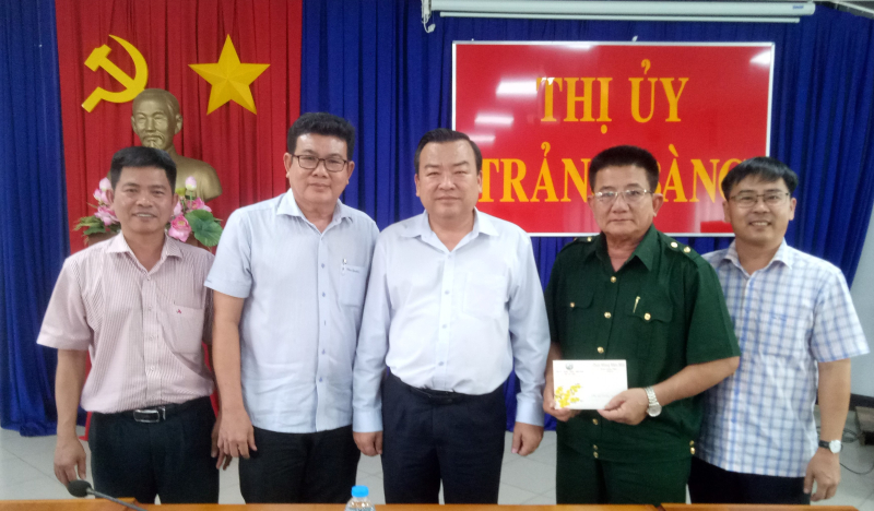 Phó Bí thư Thường trực Tỉnh uỷ thăm, chúc tết Ban Thường vụ Thị uỷ Trảng Bàng