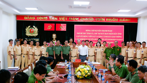 Lãnh đạo tỉnh thăm Công an tỉnh nhân dịp đầu năm mới