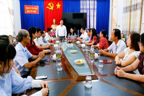 Chủ tịch UBND tỉnh Nguyễn Thanh Ngọc thăm Báo Tây Ninh ngày làm việc đầu năm