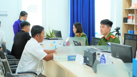 Ngày đầu tiên đi làm sau tết: Nghiêm túc, trách nhiệm