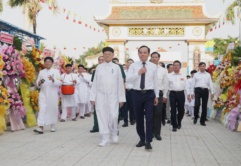 Dự Đại lễ Vía Đức Chí Tôn đạo Cao đài Tòa thánh Tây Ninh