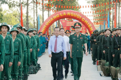 Tây Ninh: Tưng bừng ngày hội giao quân