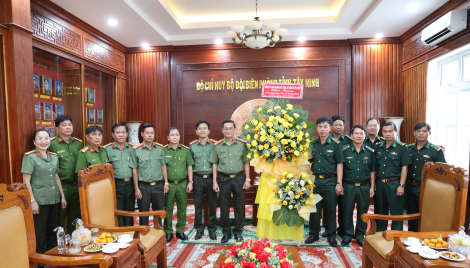 Công an Tây Ninh chúc mừng ngày truyền thống Bộ đội Biên phòng