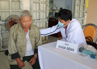 Cụm thi đua số 1: Tư vấn sức khoẻ, khám bệnh, phát thuốc miễn phí tại xã Tân Hưng