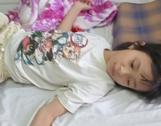 Xin giúp đỡ bé gái 8 tuổi mắc bệnh viêm não tuỷ cấp tính