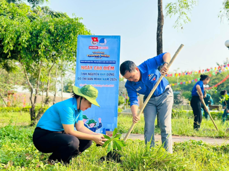 Ra quân ngày cao điểm “Tình nguyện xây dựng đô thị văn minh”