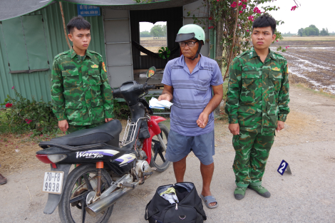 Biên phòng Tây Ninh: Bắt 2 đối tượng vận chuyển ma tuý