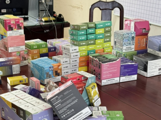 Công  an thành phố Tây Ninh: Bắt đối tượng tàng trữ thuốc lá điện tử lậu