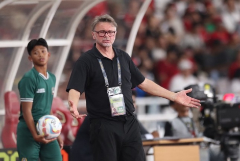 HLV Troussier: Ngay cả Nhật Bản cũng thủng lưới vì pha ném biên của Indonesia