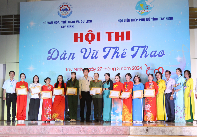 Hội Phụ nữ Công an tỉnh đạt giải Nhất hội thi Dân vũ