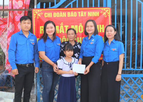 Chi đoàn Báo Tây Ninh ra mắt mô hình Em nuôi Chi đoàn