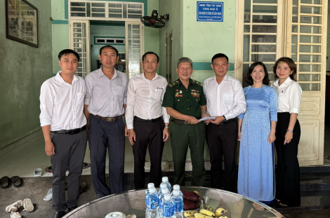 Thành phố Tây Ninh: Thăm, tặng quà gia đình chính sách
