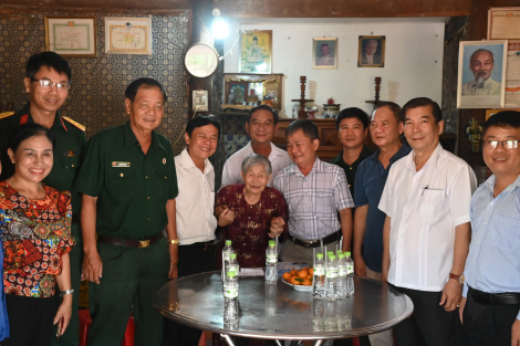 Lãnh đạo tỉnh thăm những người trực tiếp tham gia chiến dịch Điện Biên Phủ
